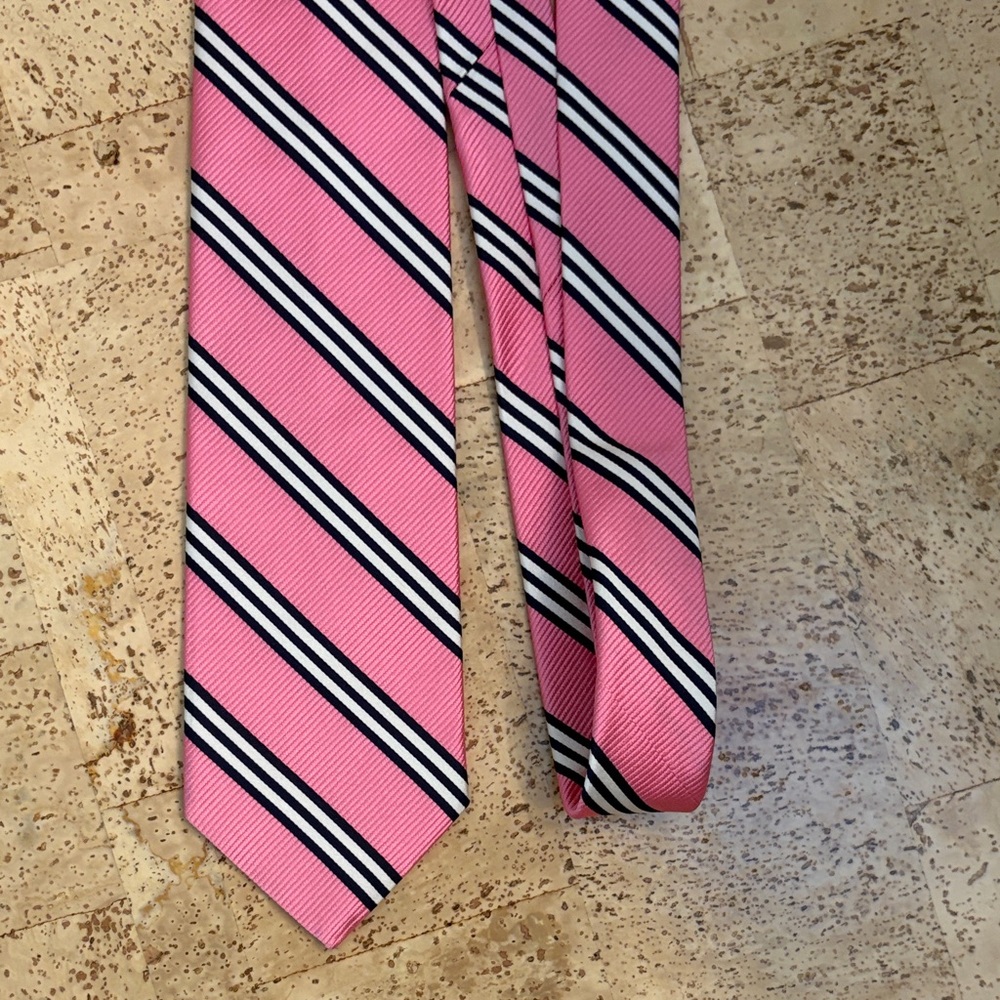 Brooks Brothers Classic Repp Tie Pink and Black Stripes Preppy Style 100% Silk